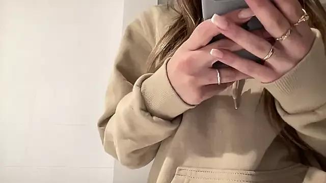 Freechat Lolykush on StripChat