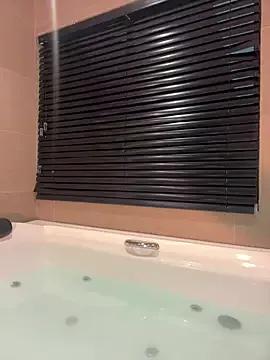 loolla_23 on StripChat 