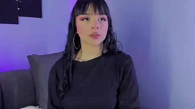 maddy_walker on StripChat 