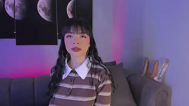 maddy_walker on StripChat 