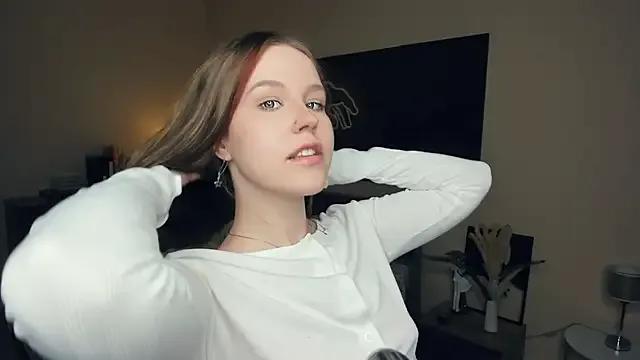 MaliaBourraine — slap my butt