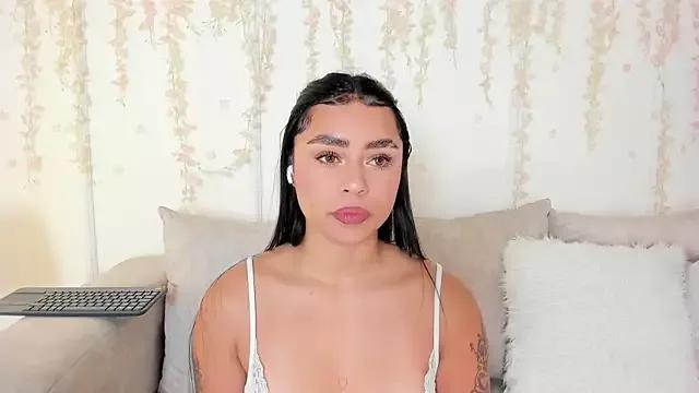 Freechat meli_ortiz_ on StripChat