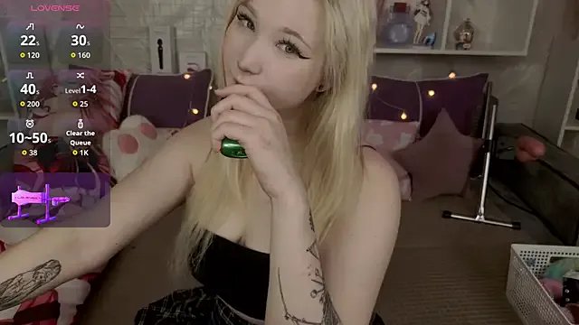 MeowkaKitty — Freechat on StripChat