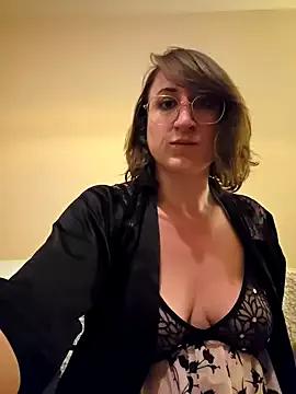 Freechat minierose on StripChat