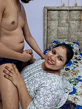 MOM-SUN-COUPLE on StripChat 