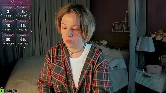Nikki_Kai on StripChat