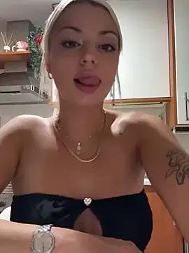Noeliagglow — Chupo polla 1 min