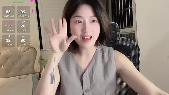 Group Olivia-l on StripChat