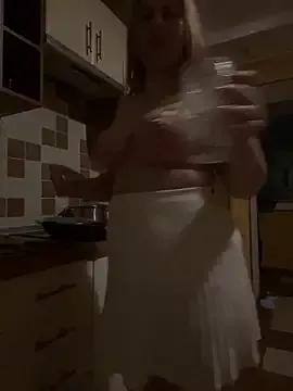 Passion-Blondy on StripChat 