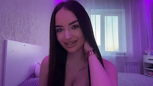 QueenGelik — Play with my juicy lips