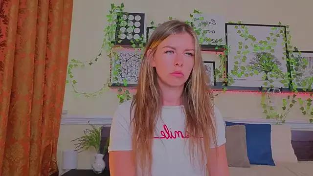 Freechat Real_Tini on StripChat