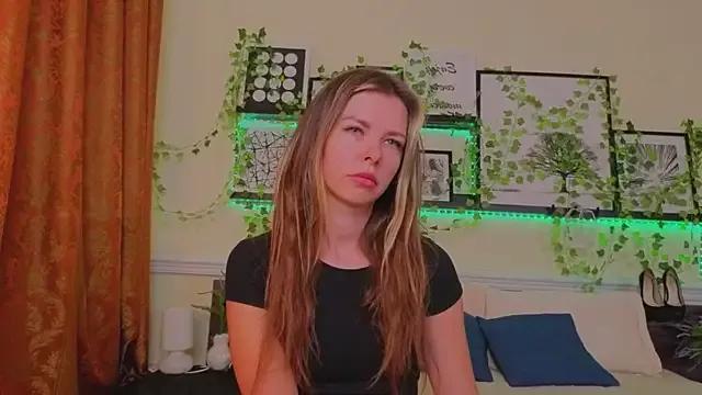 Freechat Real_Tini on StripChat