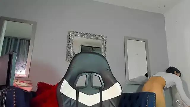 Sammybitchx on StripChat 