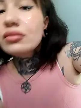 SenoritaDakota — T-shirt off