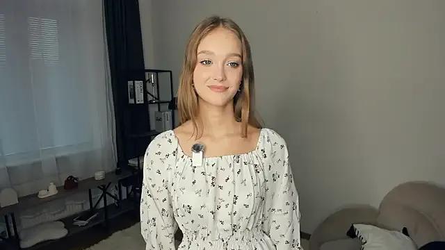 SerrenaAa — bite lips