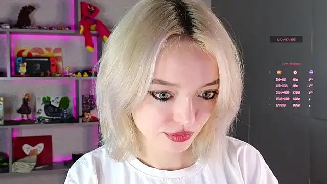 Freechat ShizukaBlanche on StripChat