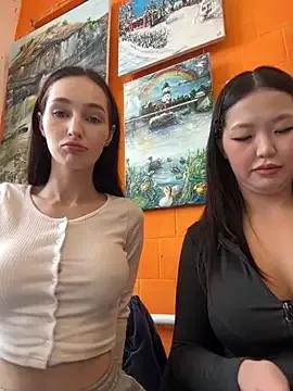 SnappyHappy — Pinch nippls both public