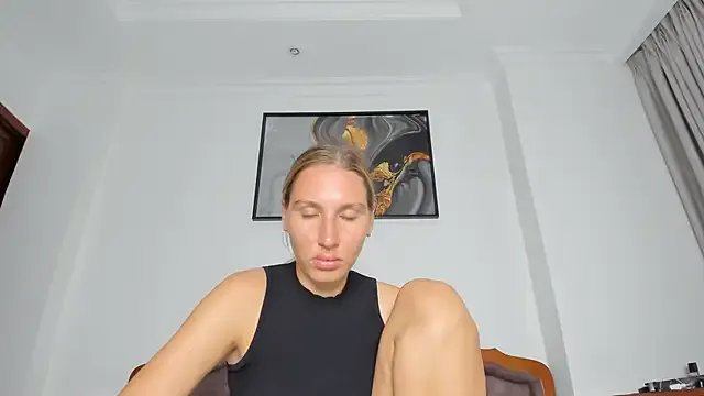 SofiClimbing — naked