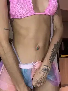 SunshineLizzy on StripChat 