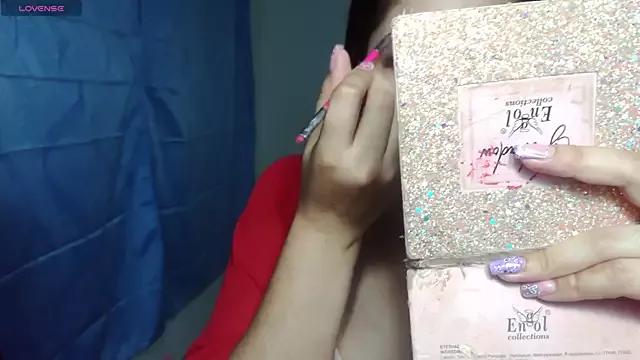 Freechat umarany on StripChat