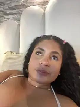 Yassy_vazquez on StripChat 